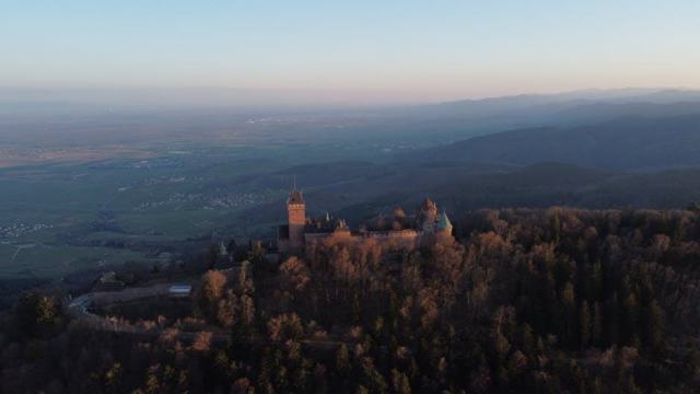 Haut-Koenigsbourg : découvrir le château et séjourner dans les villages environnants