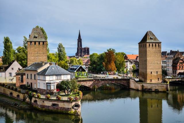 Location à Ribeauvillé : au pied des châteaux de Girsberg, Saint-Ulrich et Haut-Ribeaupierre Location à Ribeauvillé : au pied des châteaux de Girsberg, Saint-Ulrich et Haut-Ribeaupierre